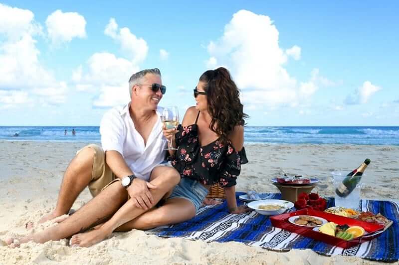Playa Chac Mool para parejas enamoradas en Cancún