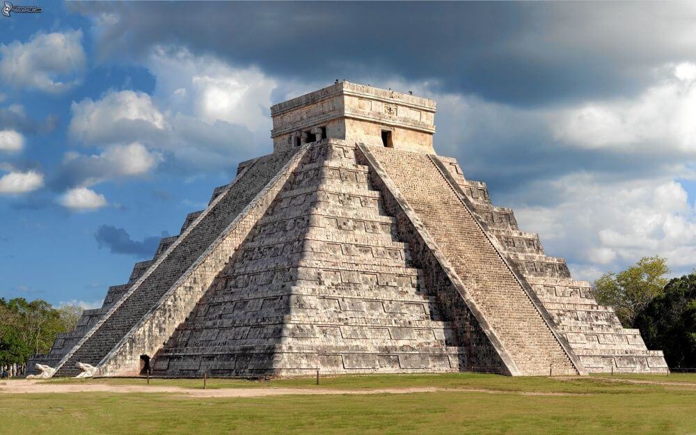 Pirámide de Chichén Itzá en Cancún