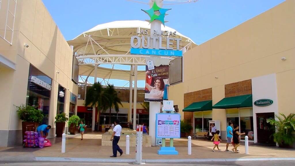 Las Plazas Outlet en Cancún