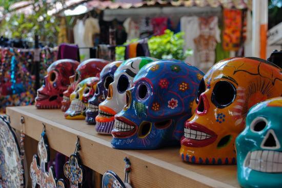 Calaveras mexicanas vendidas en el Mercado 28