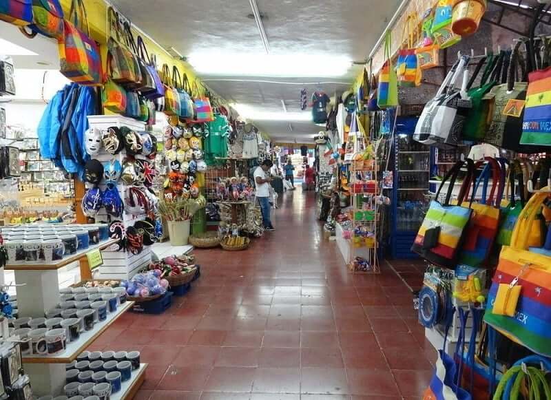Mercado 28 para comprar recuerdos y souvenirs en Cancún 