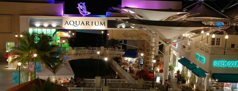 Entretenimiento para los visitantes en el Shopping La Isla en Cancún