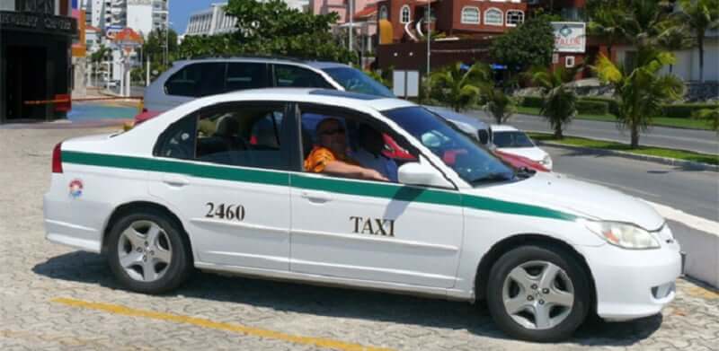Moverse en taxi por Cancún 
