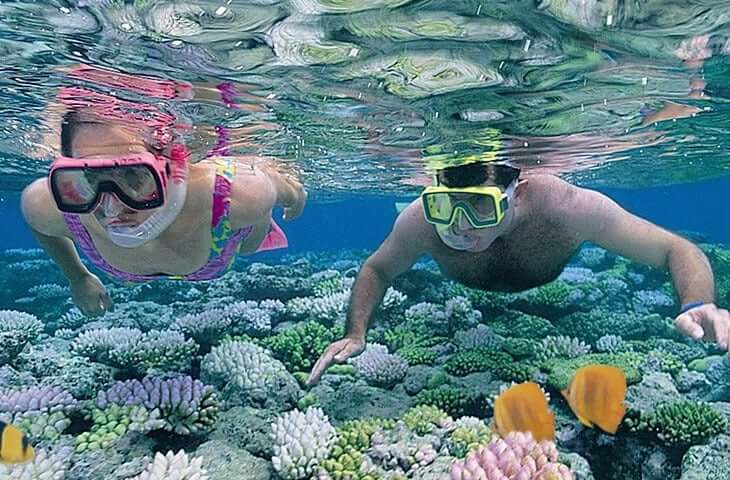 Atracción Snorkel en el Parque Garrafón en Cancún 